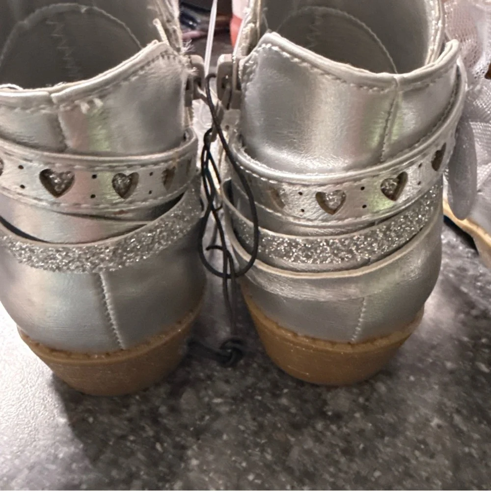 Jellypop Shimmering Silver Kids Boots size girls 8 - Picture 2 of 6